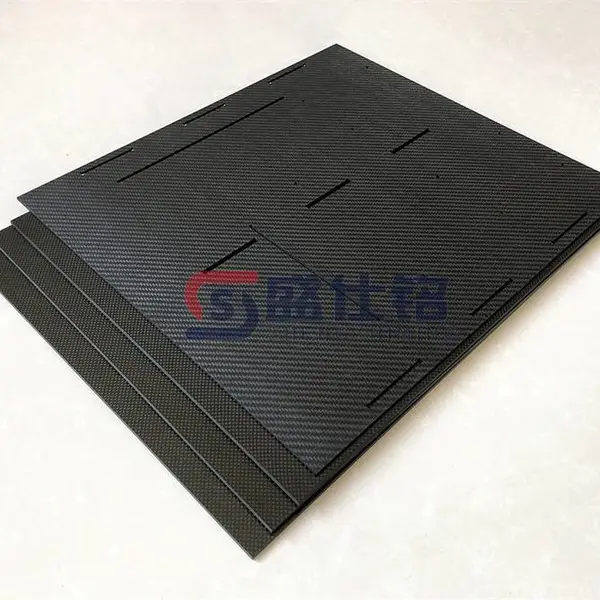 碳纤维板加工 碳纤维复合材料制品 3k碳纤维板生产