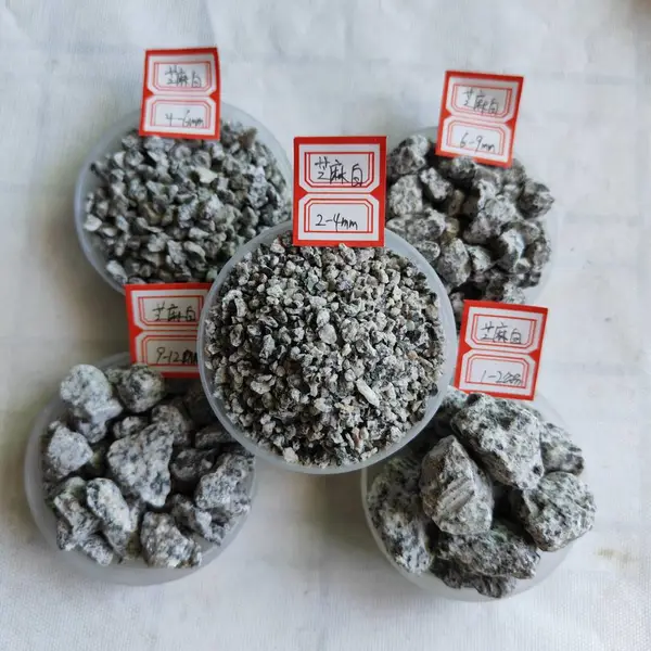 建筑材料 透水地坪 水磨石用芝麻灰黑白花碎石 黑 三花石子 芝麻白卵石