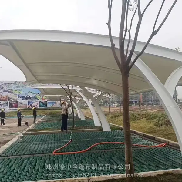 河南顺发专业定做SF-MJG0043汽车钢膜结构停车棚遮阳蓬防雨篷