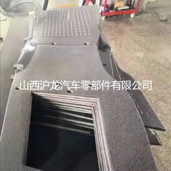 厂家专业水胶复合 PVC/XPE汽车地毯加工