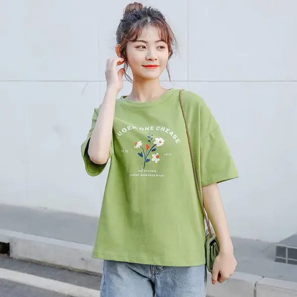 创意印花上衣女打底衫义乌服装厂家直接拿货平台香港朝阳地摊汗衫尾货批发厂家
