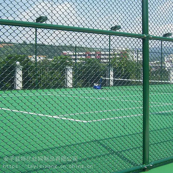 体育场围栏网学校操场篮球场围网运动场围栏定制