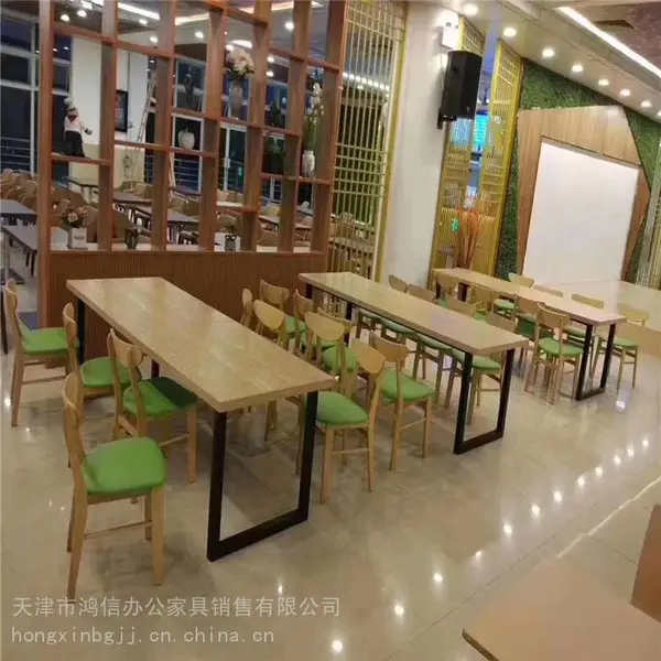 工厂饭堂餐桌椅,按需定做耐用桌椅,贴合校园食堂运营场景