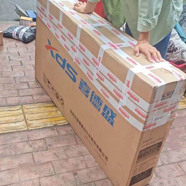 成都上楼搬运行李箱包邮寄快递 托运旧衣服 电瓶车物流运送