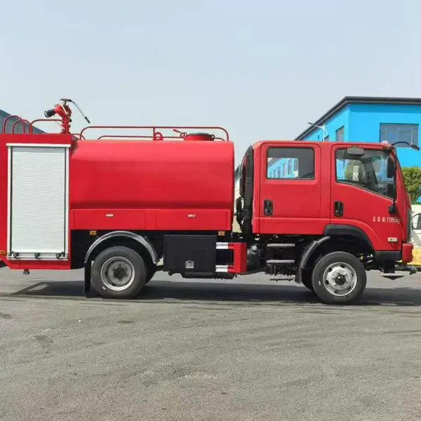 三环四驱双排消防洒水车 6.06方应急越野版森林救火车