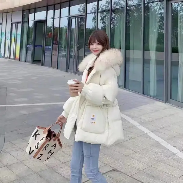女装品牌折扣【偶姿】皮草羽绒服库存货源渠道、优尼可视频看货