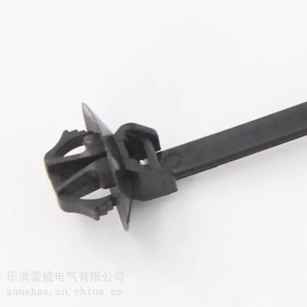 飞机头自锁式尼龙扎带汽车基板固定束线带黑白两色