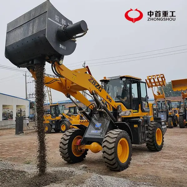 80大泵铲车安装搅拌斗型号 中重工935铲车带0.7方搅拌斗