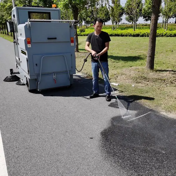 电动高压消毒清洗型自动清扫车滴海S2000SW雾炮式扫地机高压清洗型
