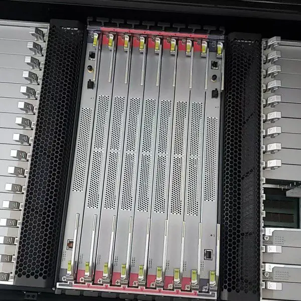 OptiX PTN 7900-12传送网的汇聚层和大容量综合接入,转发容量3.2T
