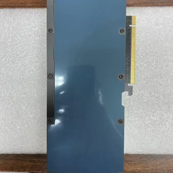 8.?收购IBM X系列机架服务器 机房旧服务器拆机配件回收