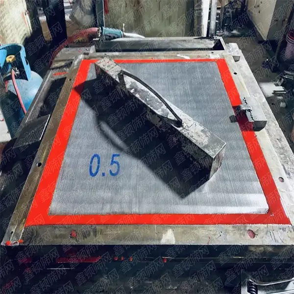矸石条缝筛板聚氨酯边框条缝筛板挡水坝条缝筛板
