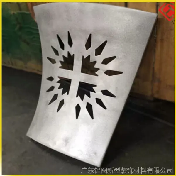�����峧�Ҷ��Ƶ��ο�˫��������Ļǽ�����ͺ�˫�����Ұ�