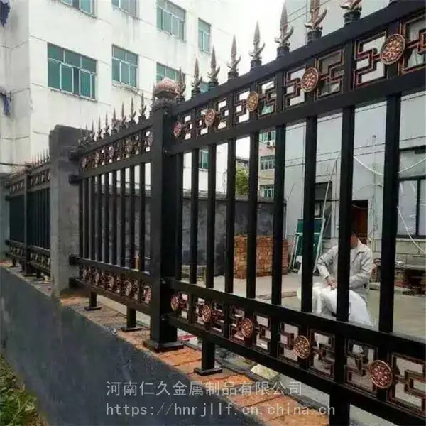 锌钢围墙护栏铁艺铝艺花园隔离围栏厂区学校小区外墙别墅栏杆