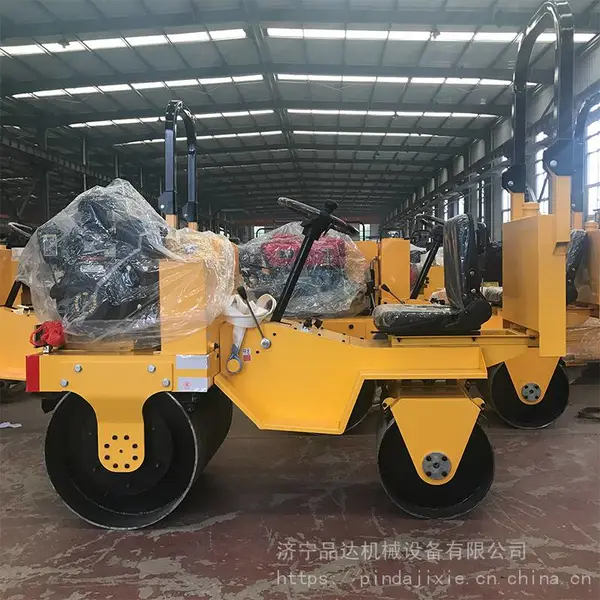全国发货小型座驾式压路机 微型驾驶式振动压路机 汽油柴震动压路机