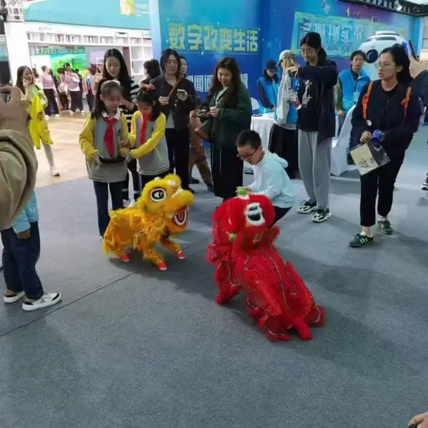 宇树品牌机器狗go2租赁仿生电动展会机器人g1跳舞表演对话交流