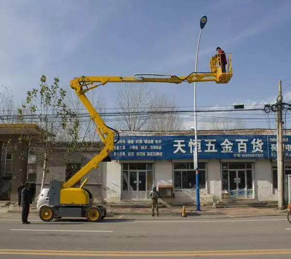 曲臂升降机折臂式升降平台旋转臂车360度路灯市政维修高空