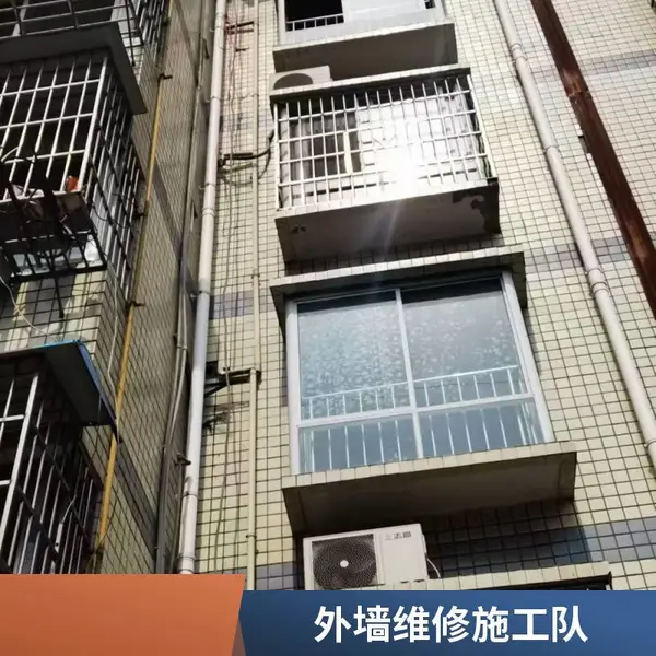 九龙坡区商业综合体外墙维修 外墙玻璃打胶 外墙铝板修复 高空持证作业