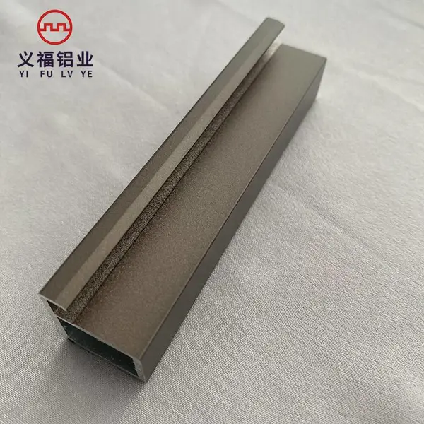 佛山轻奢极简风格全铝材衣柜鞋柜展厅玻璃门定制厂