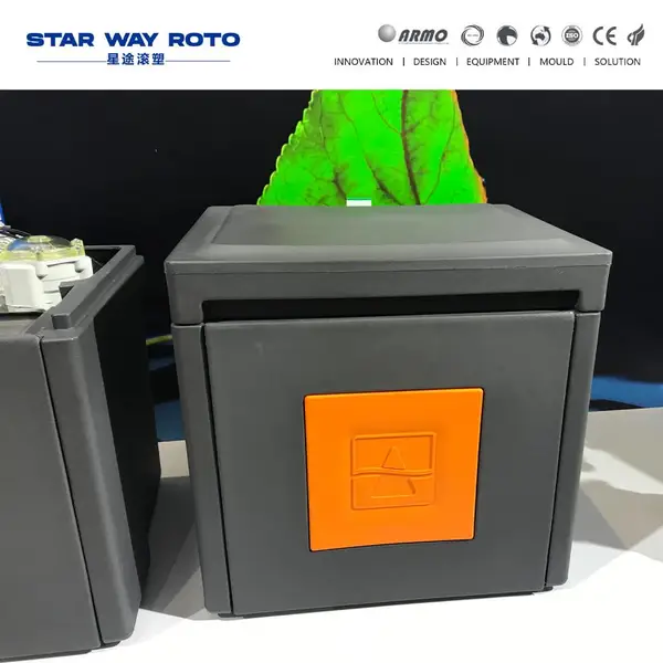 滚塑控制箱加工设备 星途滚塑设备 塔转式滚塑机