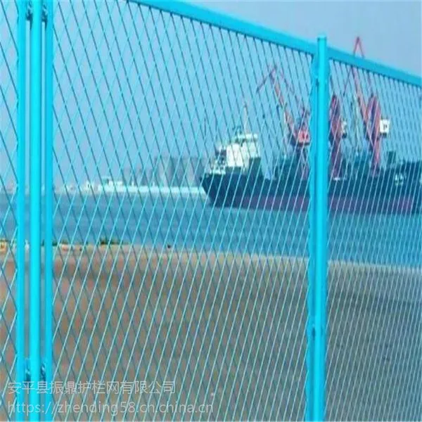 振鼎 钢板网围湖防攀围栏网 镀锌丝焊接港口护栏隔离网