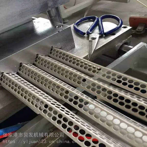 树脂阴阳护角线条 树脂线槽生产设备 塑料板材生产线 张家港贝发机械