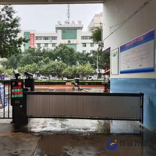 宁强县厂家直供专业安装铝合金道闸杆 小区停车起落挡车专用