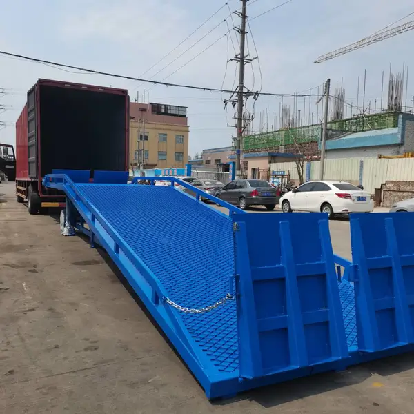 厂家供应铆足力登车桥 10米叉车上货柜连接平台 登车平台价格