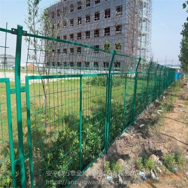 种植园圈地铁丝网供货商,绿色环保山庄围栏网<b>护栏网</b>