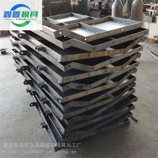 鑫鑫产品大小 混凝土挡土墙模具 库房存储 道路AB墙钢模具
