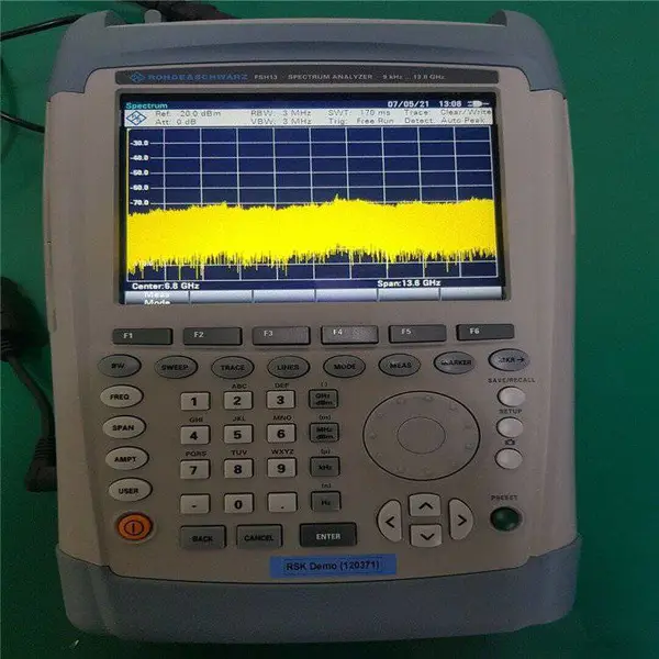 �¹�R&S FSH8 �޵���ʩ�ߴ� 8GHz �ֳ�Ƶ�׷�����